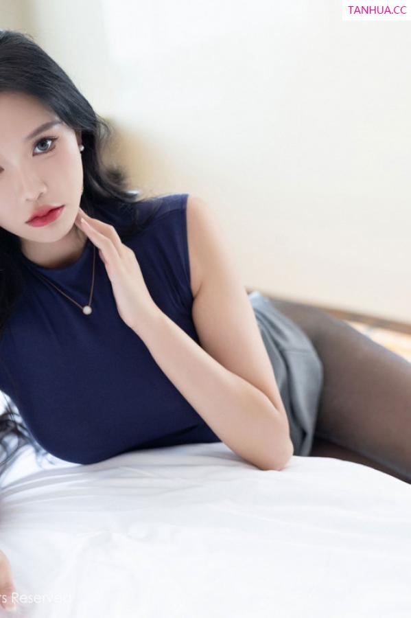 小娜比  [XiuRen]高清写真图 2024.08.29 No.9082 娜比 美腿黑丝第50张图片